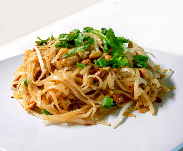 Phad Thai Noodles with Crunchy Peanuts (Veg) (Regular)