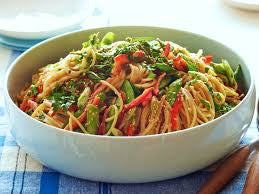 Thai Noodles with Crunchy Peanuts (Veg) (Thin)